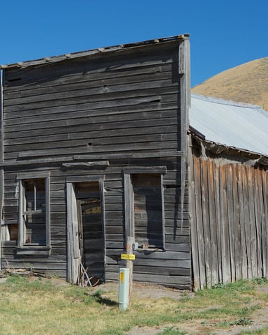 Abandoned Idaho trading post on the Oregon Trail