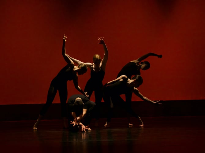 LED contemporary dance performance